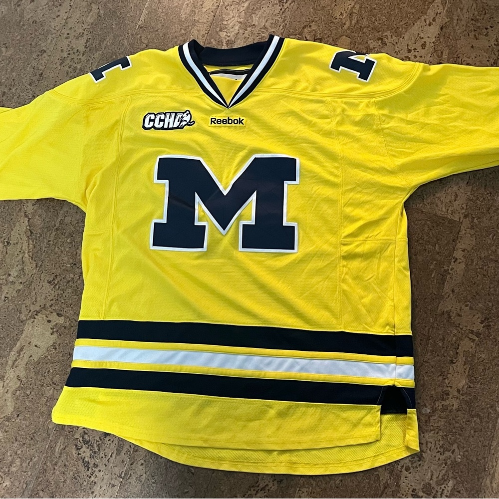 Maize/yellow Reebok Michigan hockey jersey size large